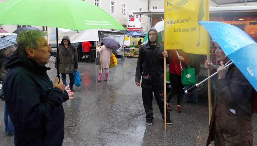 Demonstration im Regen für den Altoona-Park